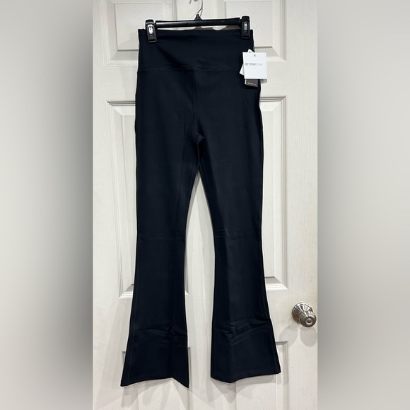 Bayond Yoga Women's XL POWERBEYOND Strive Bootcut Pant Black NWT - Picture 1 of 10
